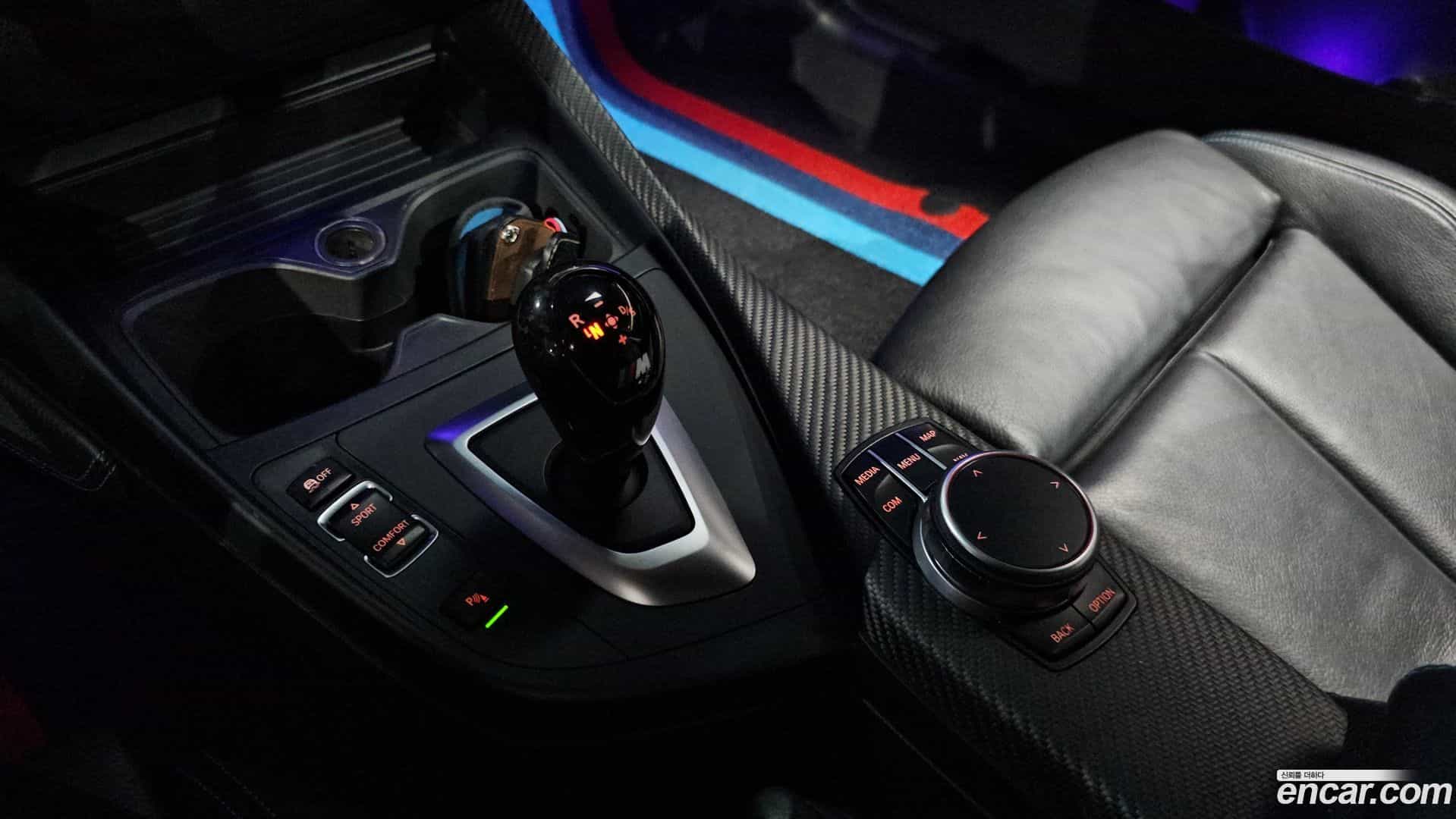 M2 BMW 2017.11-INNER-009