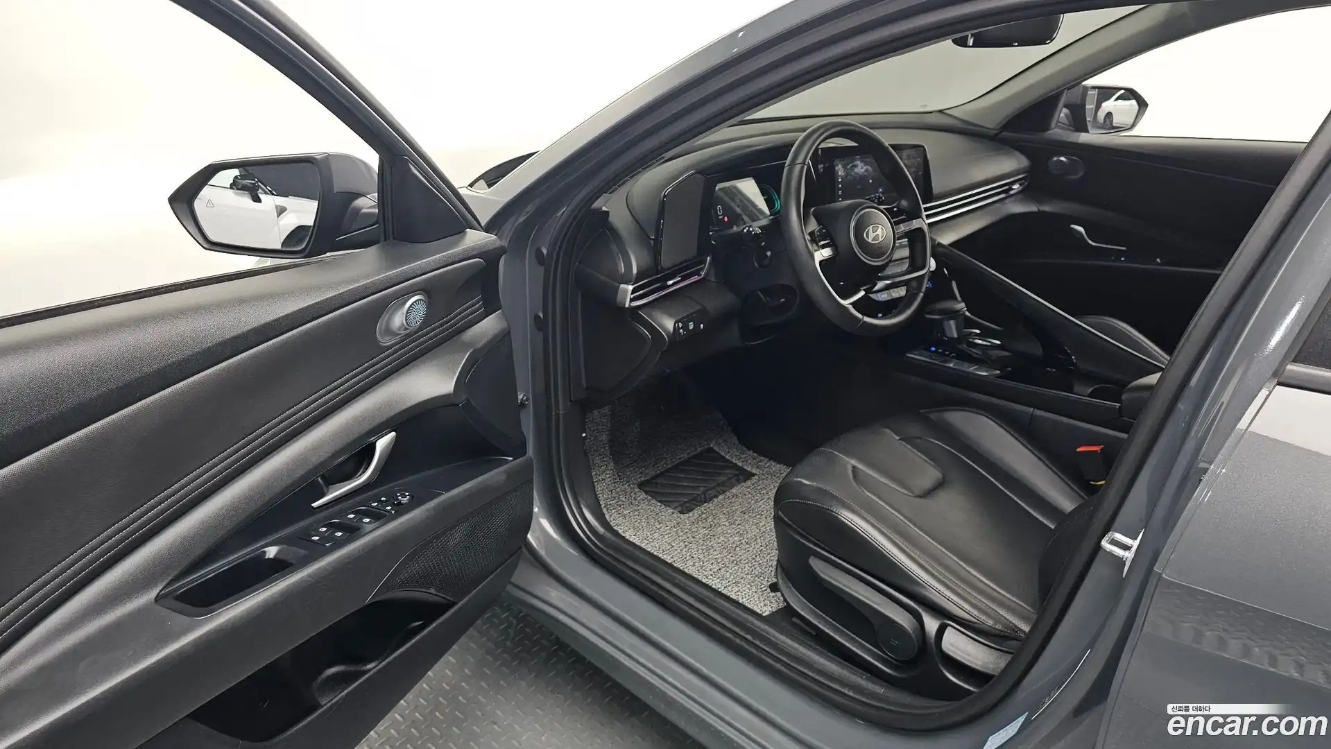 AVANTE Hyundai 2025.1-INNER-010