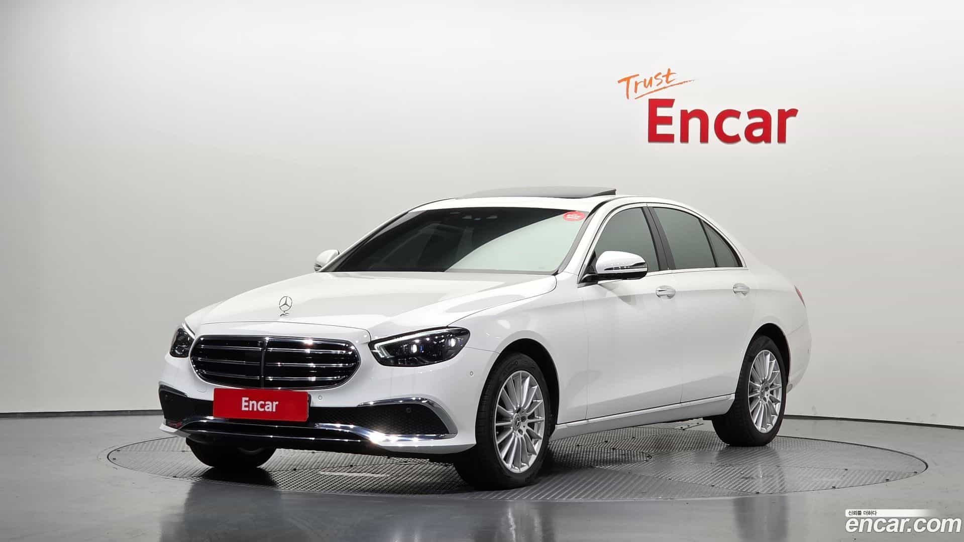 E-Class Mercedes-Benz 2023.9-OUTER-001