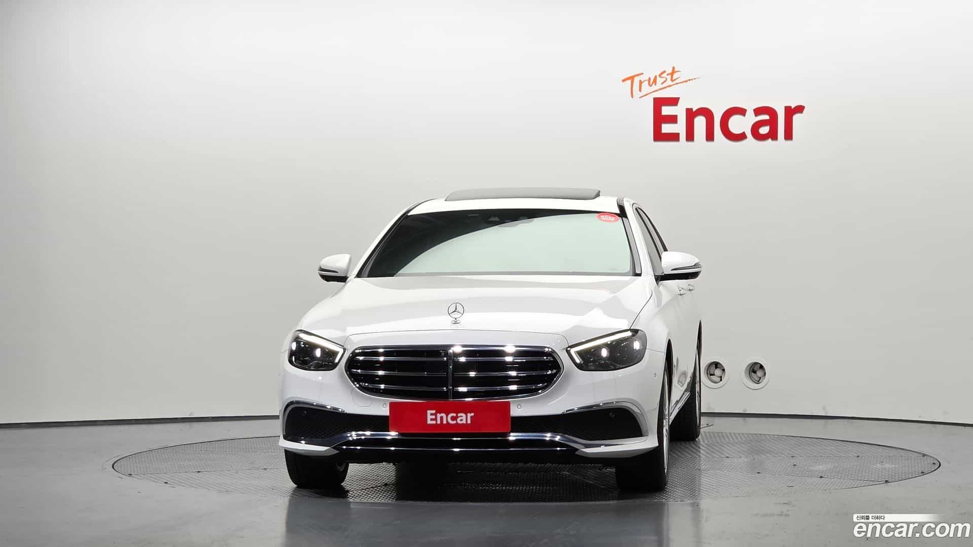 E-Class Mercedes-Benz 2023.9-OUTER-003