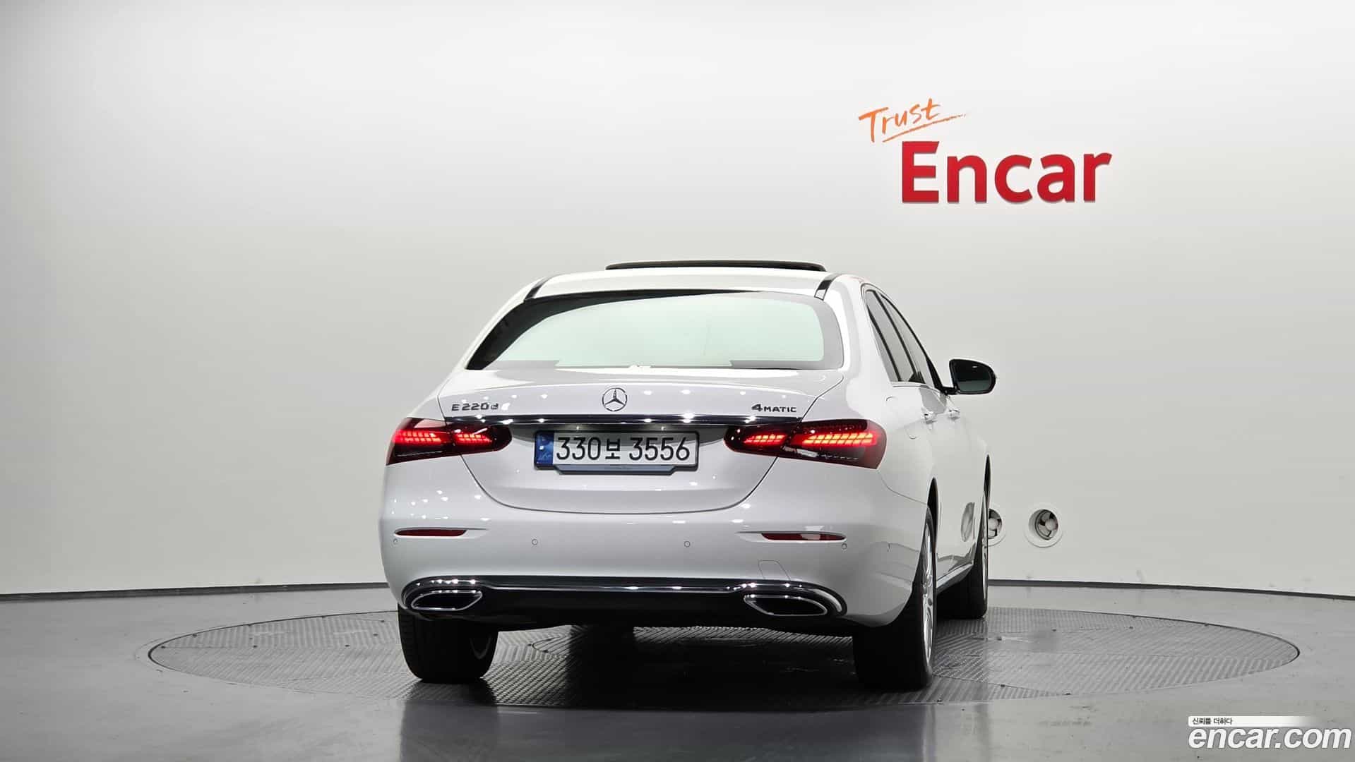 E-Class Mercedes-Benz 2023.9-OUTER-004