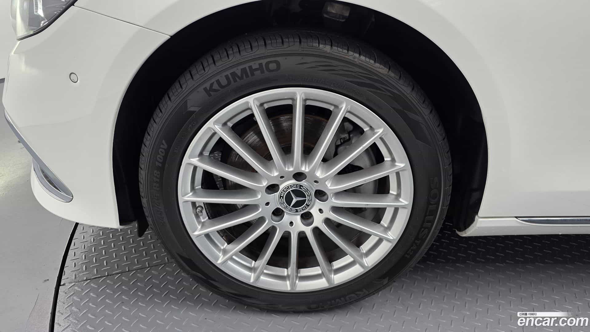 E-Class Mercedes-Benz 2023.9-OUTER-005