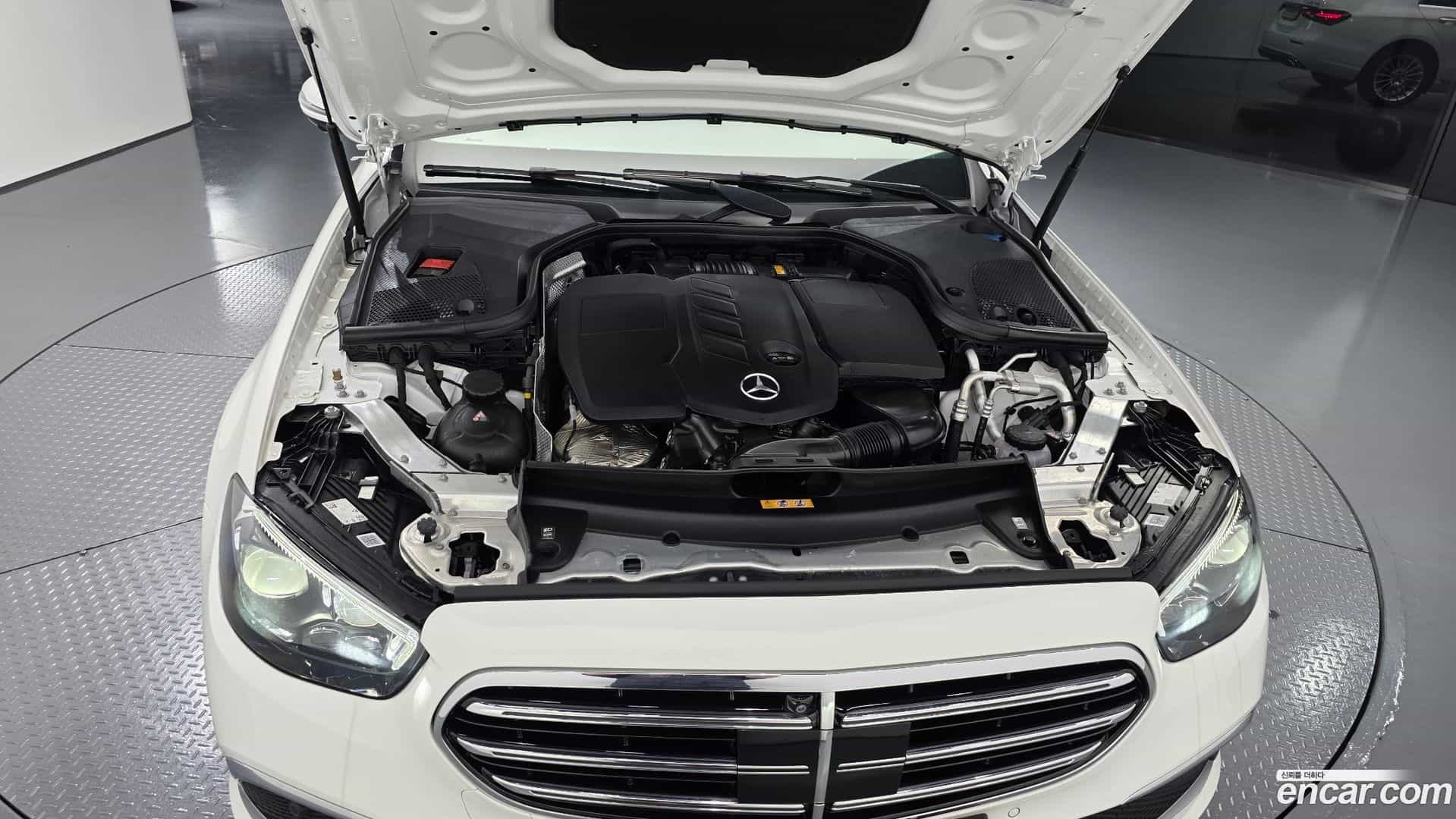 E-Class Mercedes-Benz 2023.9-OUTER-006