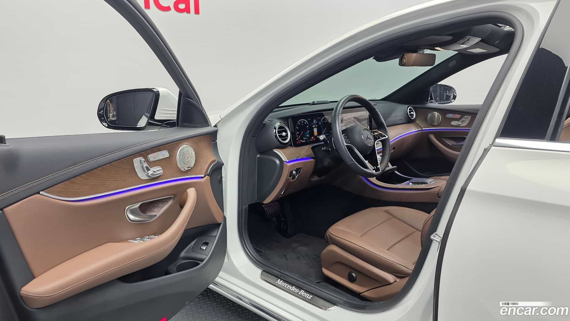 E-Class Mercedes-Benz 2023.9-INNER-010