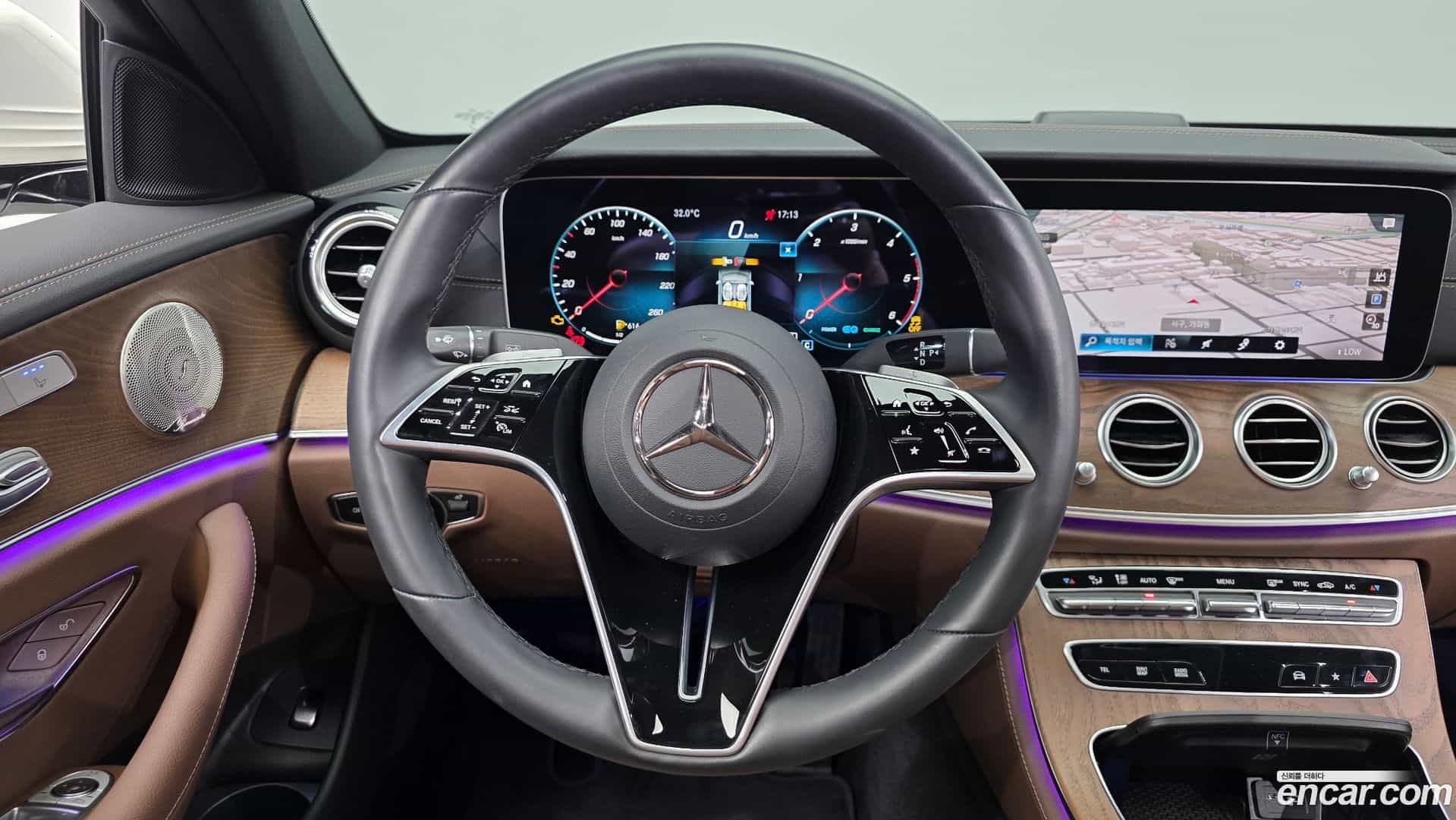 E-Class Mercedes-Benz 2023.9-OPTION-017