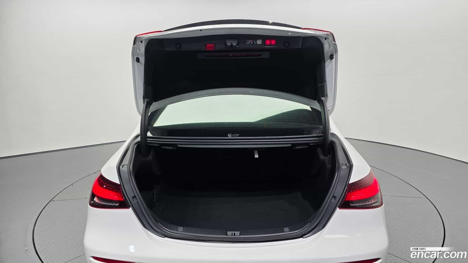 E-Class Mercedes-Benz 2023.9-OPTION-024