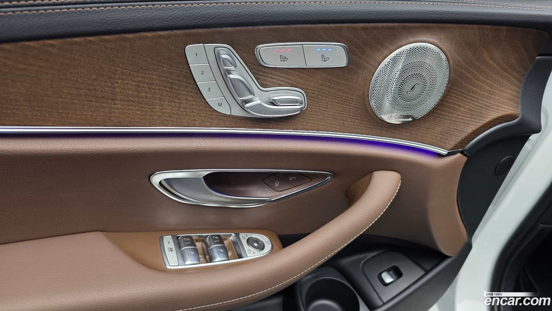 E-Class Mercedes-Benz 2023.9-OPTION-042