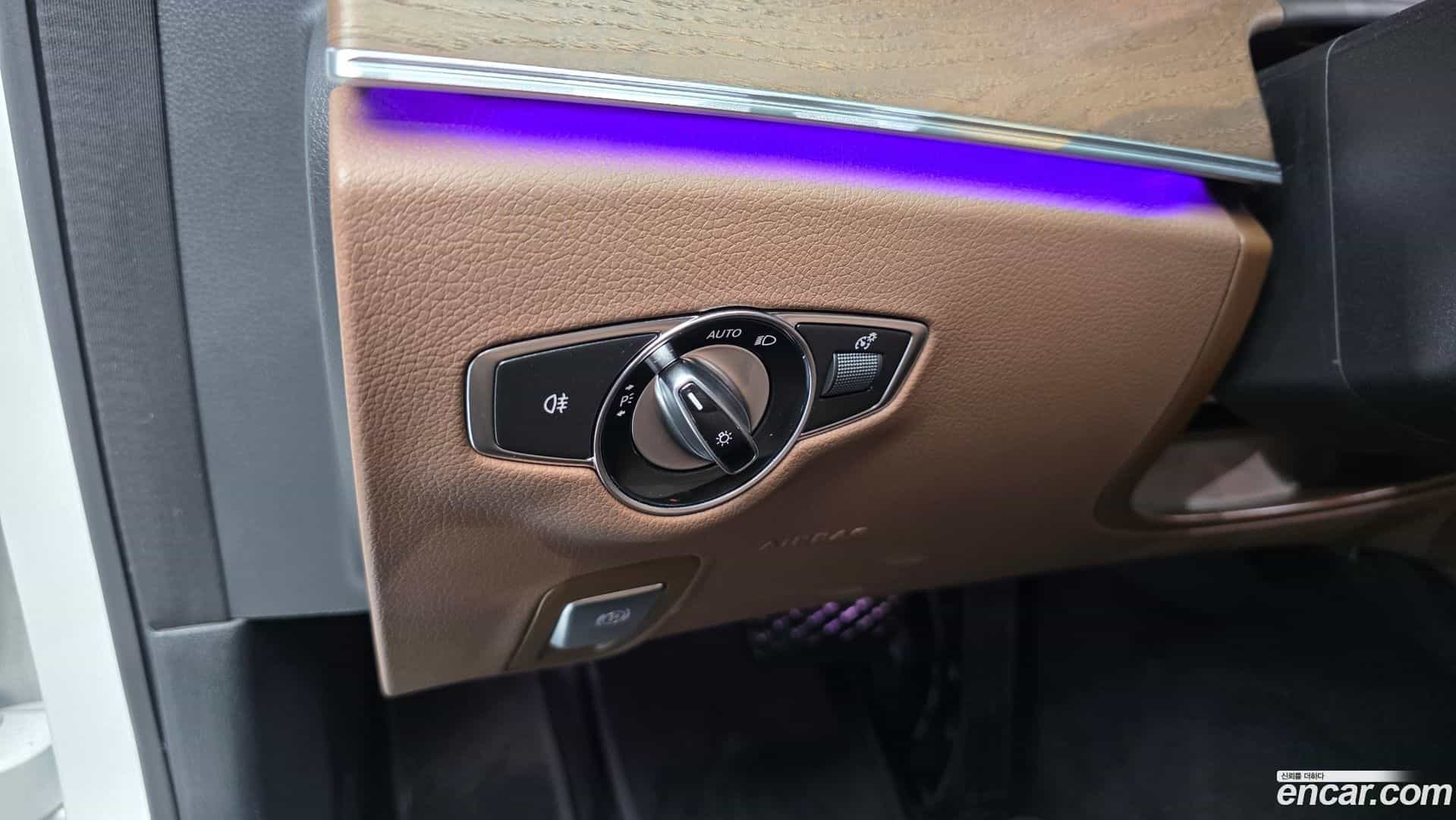 E-Class Mercedes-Benz 2023.9-OPTION-044