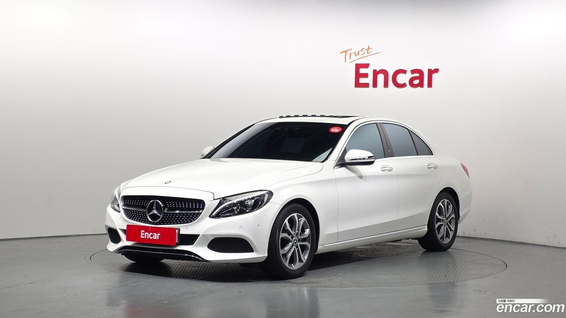 Main__Slider__Photo:C-Class Mercedes-Benz 2016.3-0