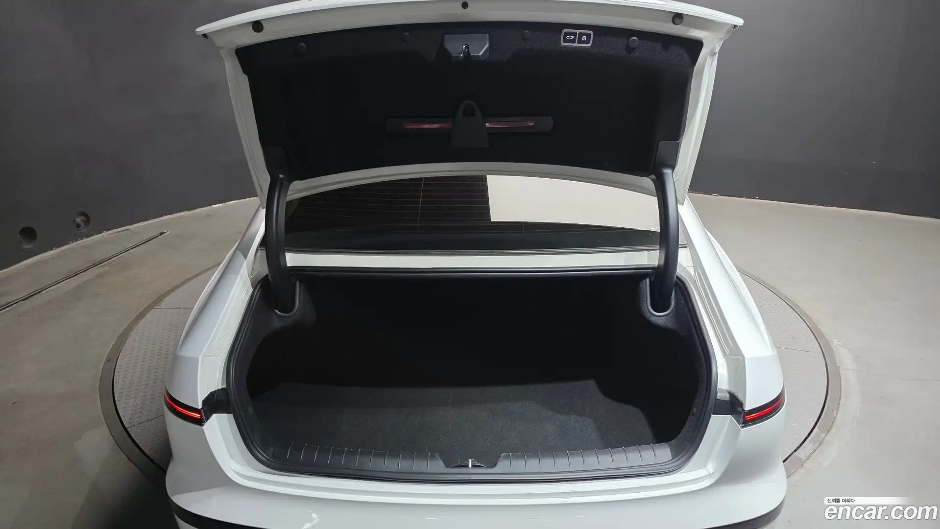 Grandeur Hyundai 2022.11-OPTION-045