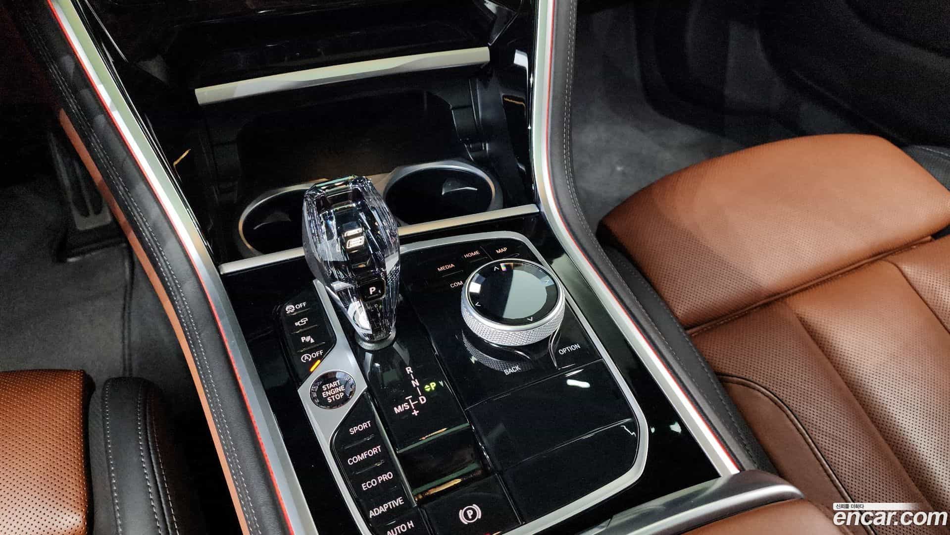 8-Series BMW 2022.7-INNER-009