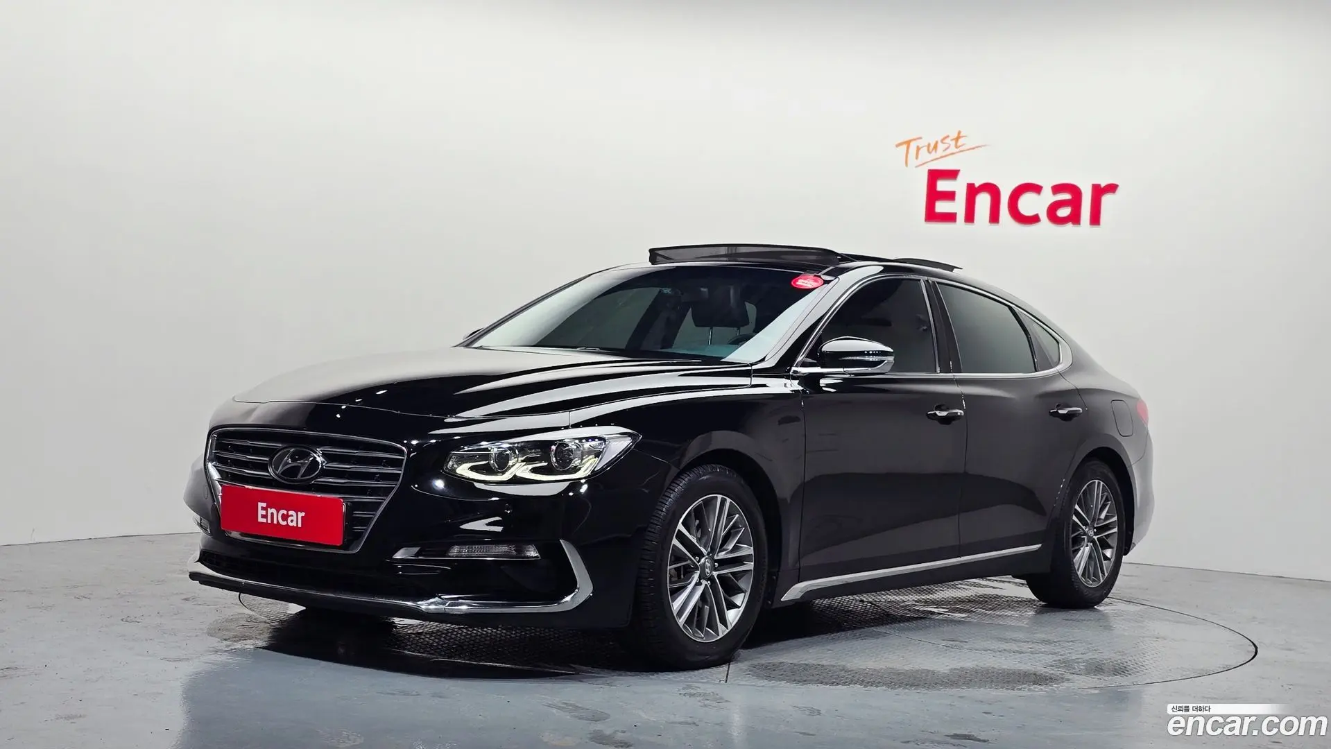 Main__Slider__Photo:Grandeur Hyundai 2017.2-0
