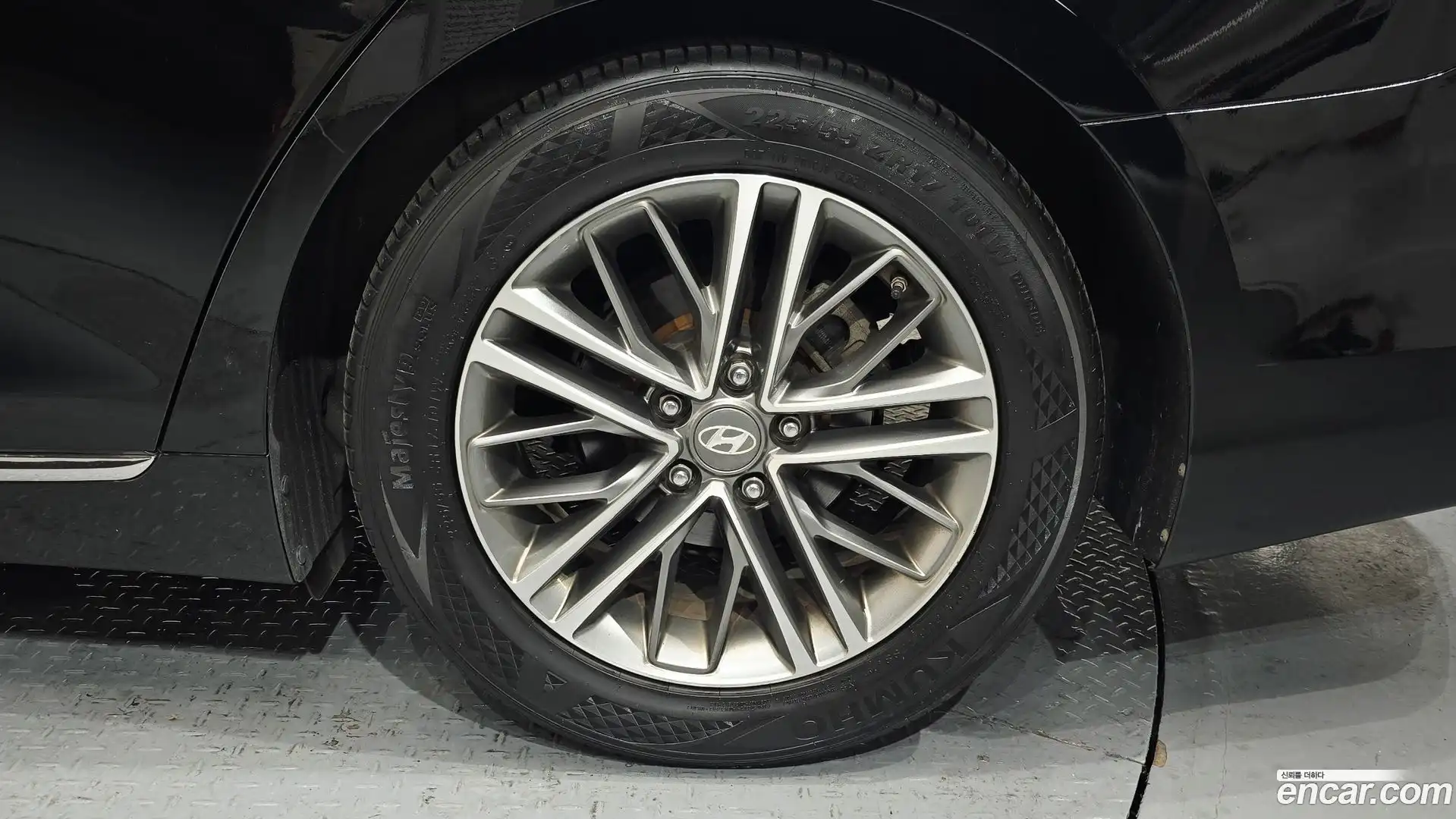 Grandeur Hyundai 2017.2-OUTER-031