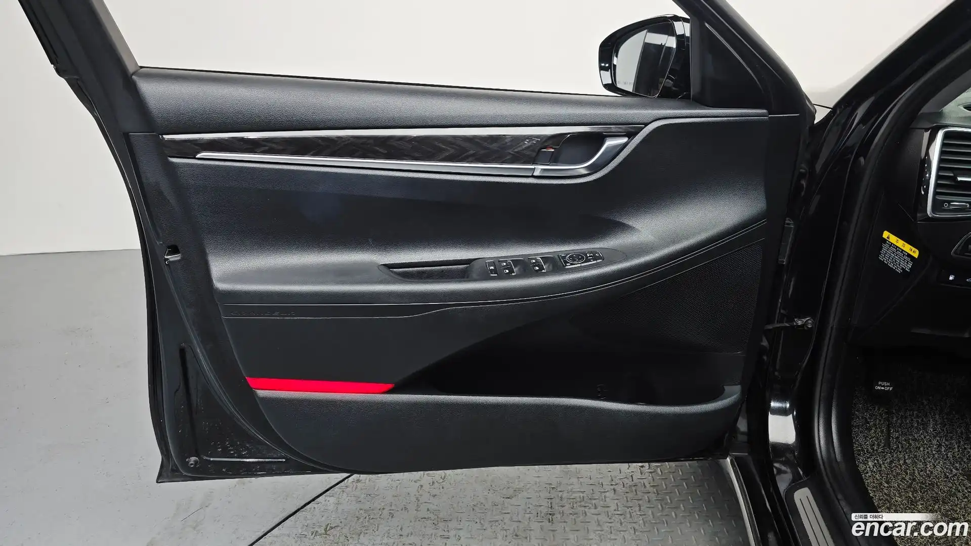 Grandeur Hyundai 2017.2-INNER-034