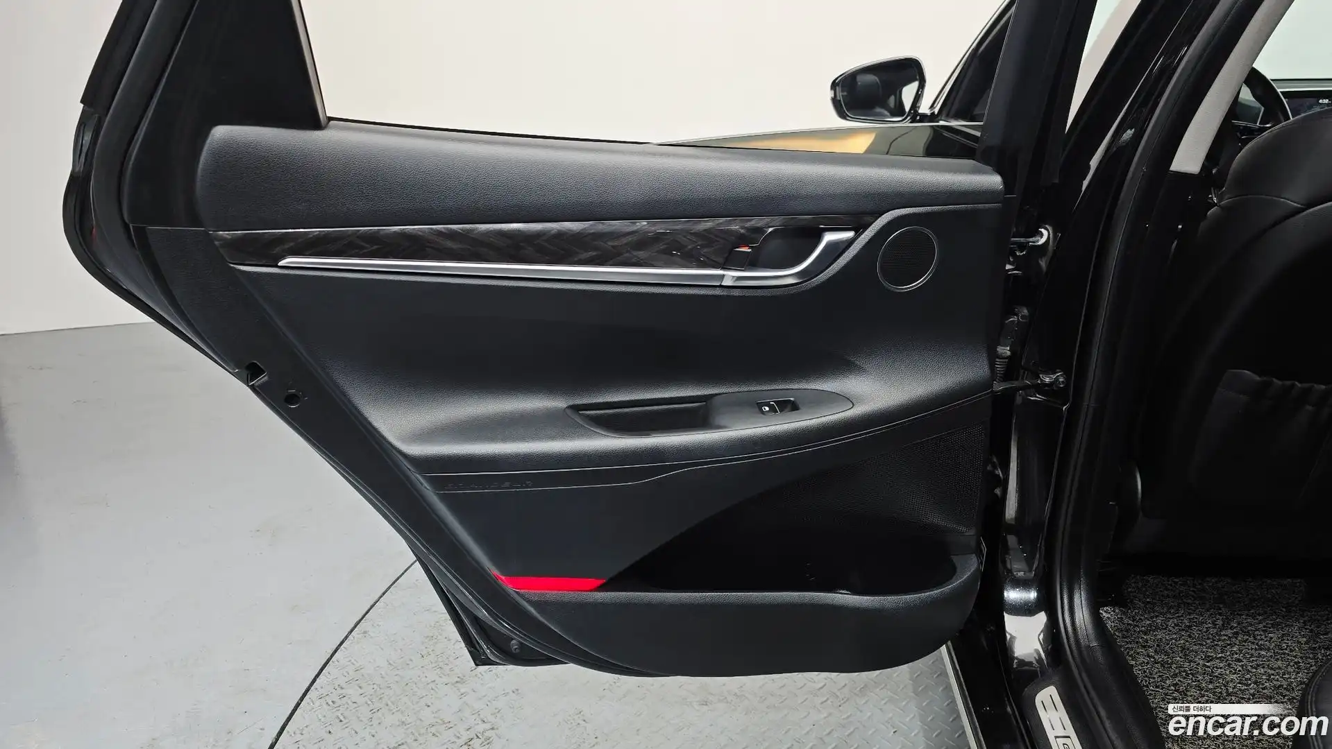Grandeur Hyundai 2017.2-INNER-035