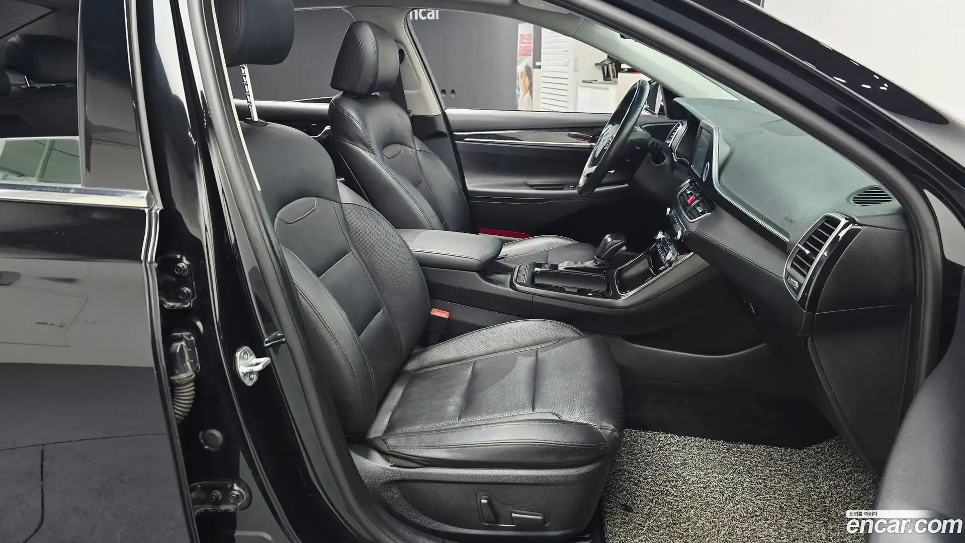 Grandeur Hyundai 2017.2-INNER-036
