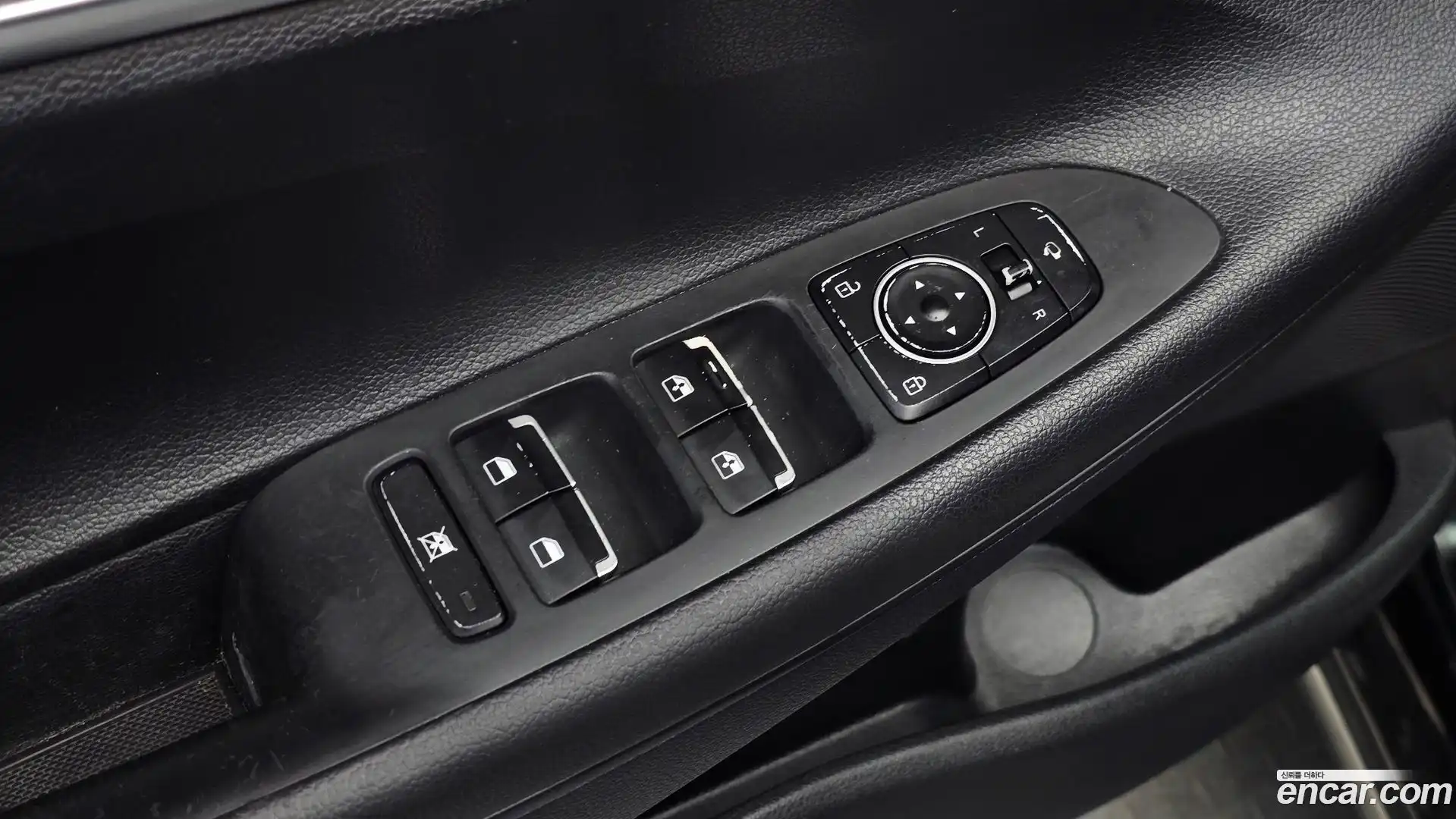 Grandeur Hyundai 2017.2-OPTION-041