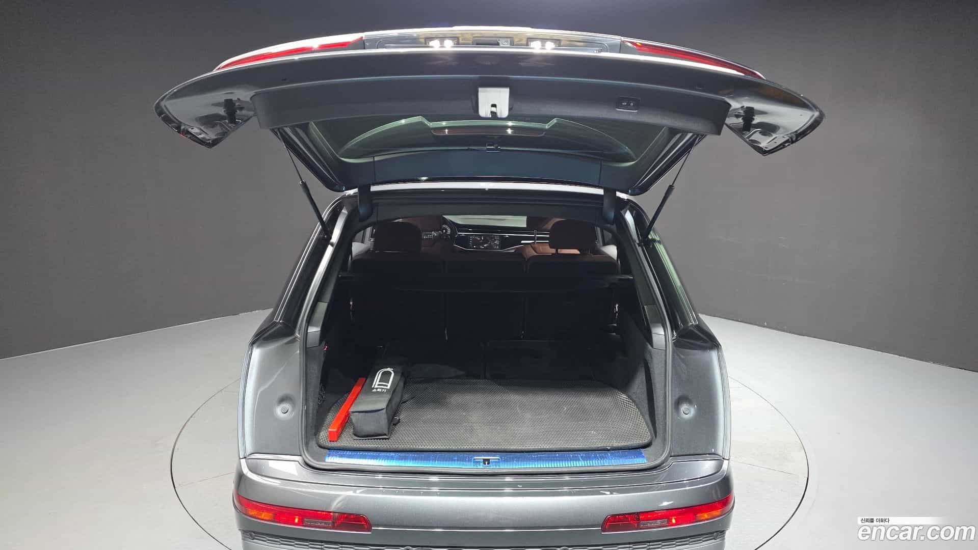 Q7 Audi 2021.5-OPTION-021