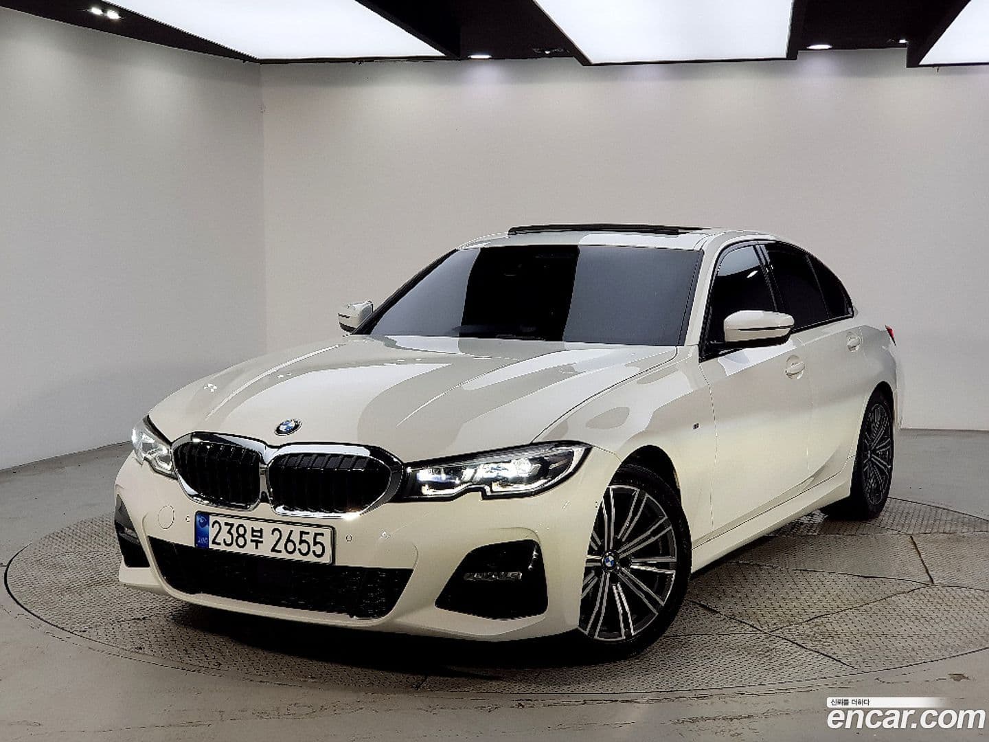 Main__Slider__Photo:3-Series BMW 2021.4-0