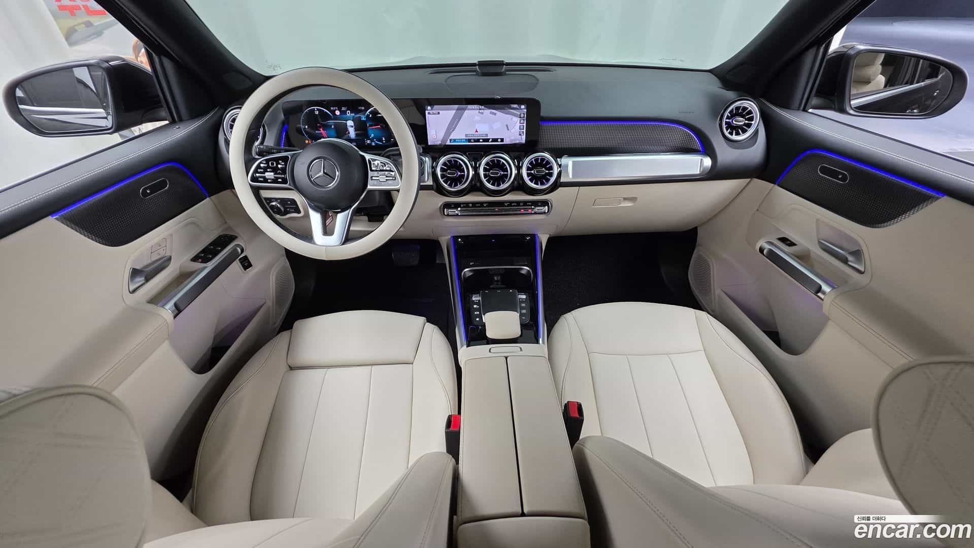 GLB-Class Mercedes-Benz 2022.3-INNER-007