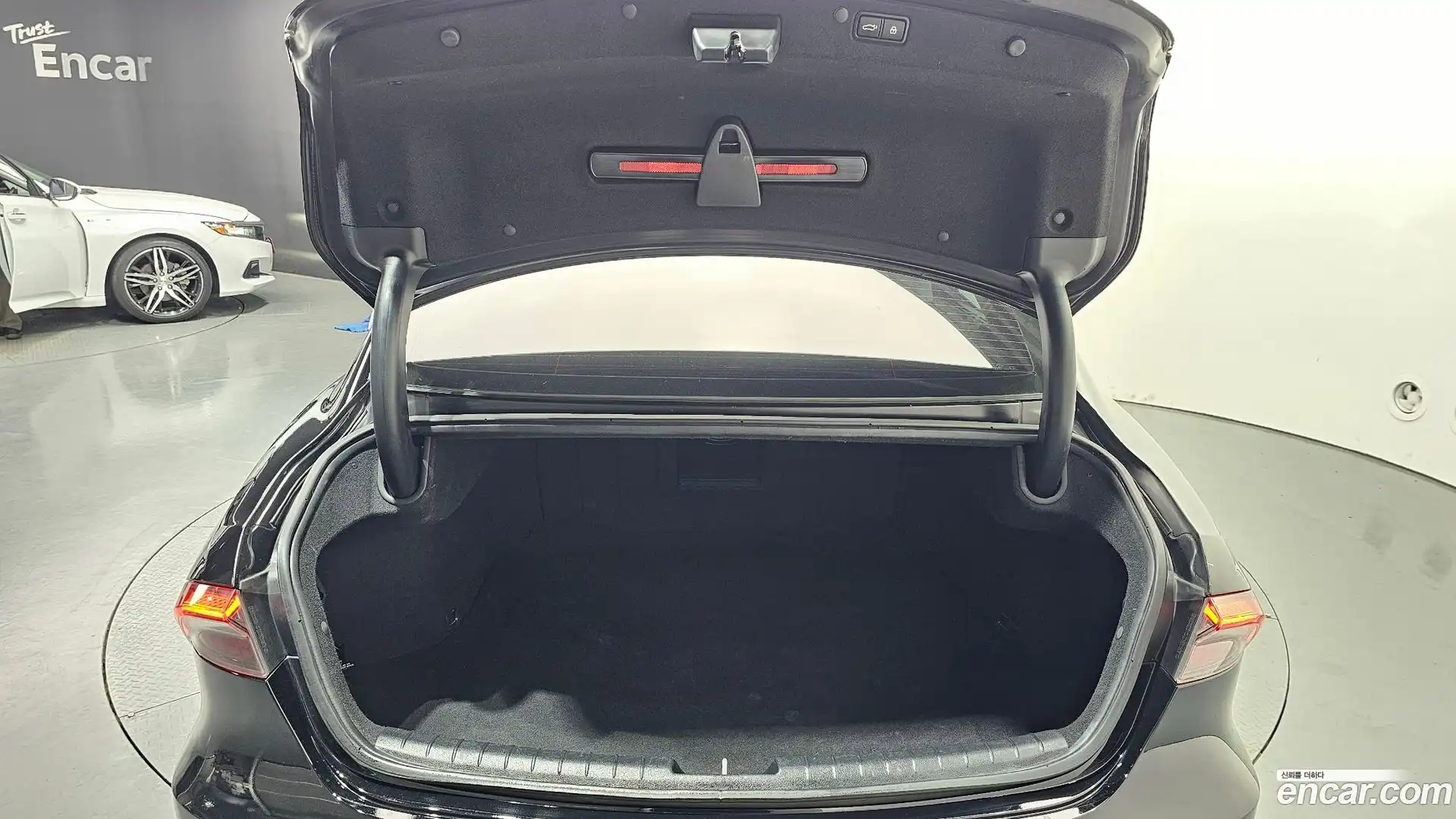 Grandeur Hyundai 2022.2-OPTION-024