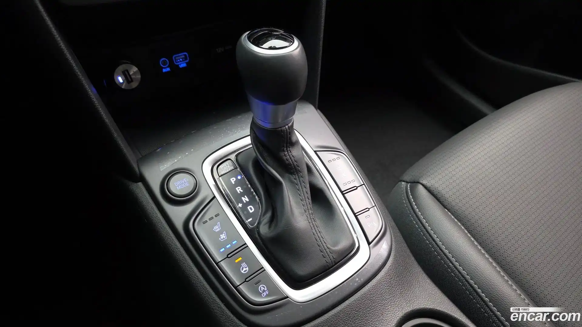 Kona Hyundai 2018.2-INNER-009