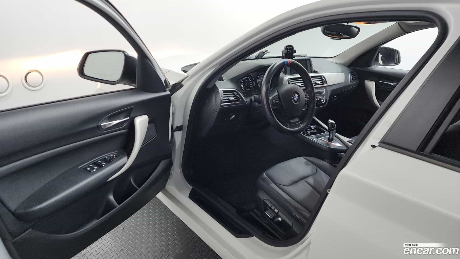 1-Series BMW 2017.10-INNER-010