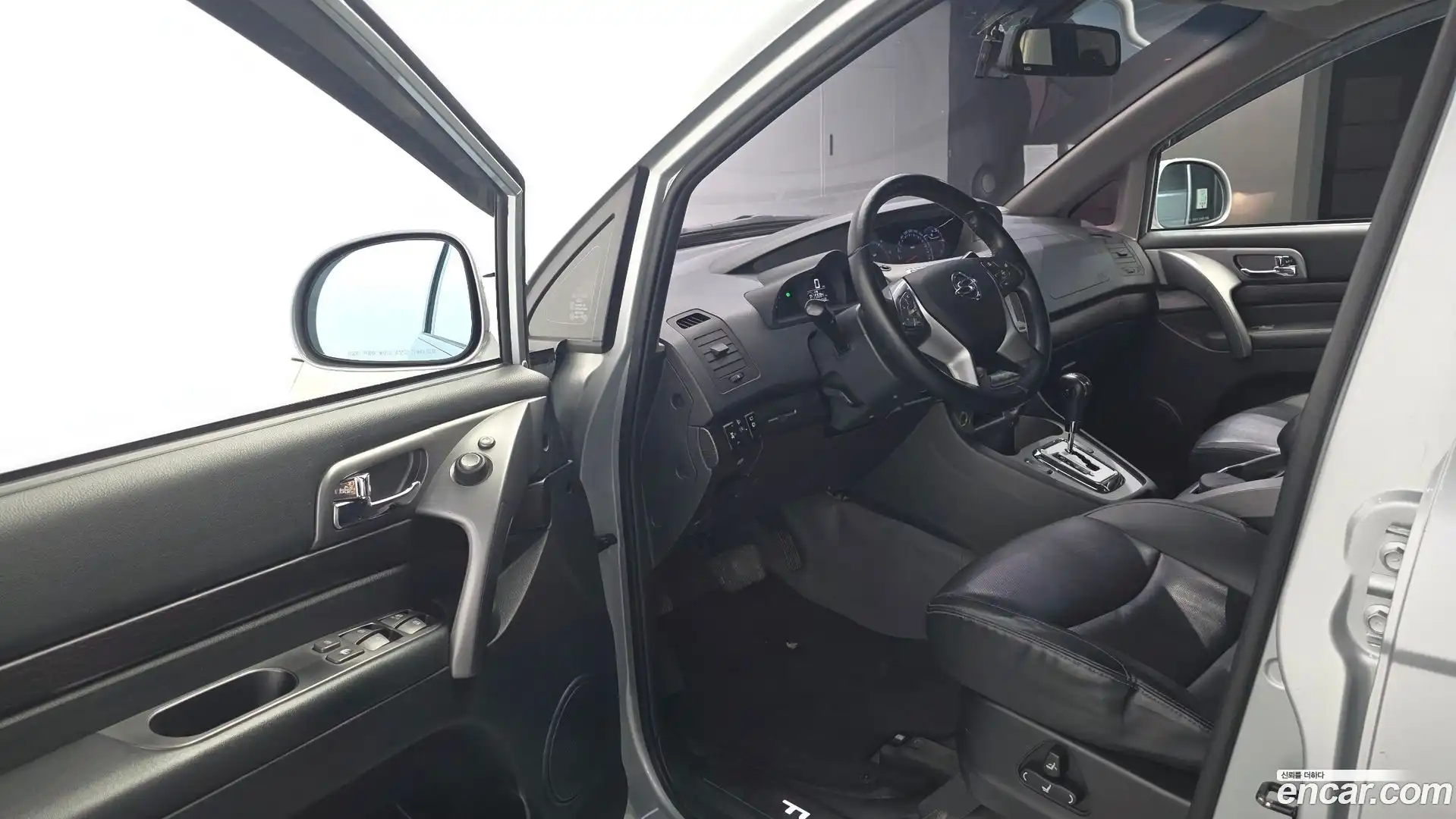 KORANDO KG Mobility 2018.2-INNER-010