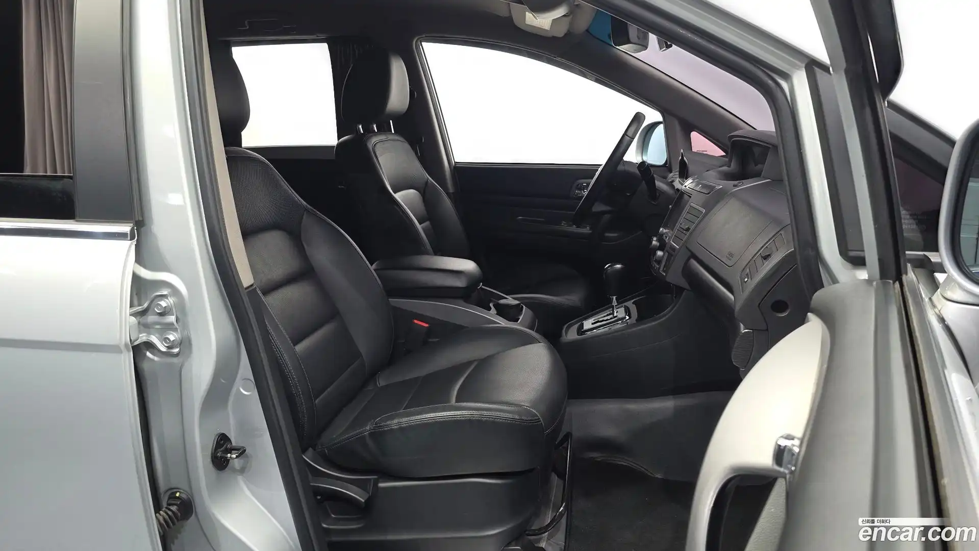 KORANDO KG Mobility 2018.2-INNER-036