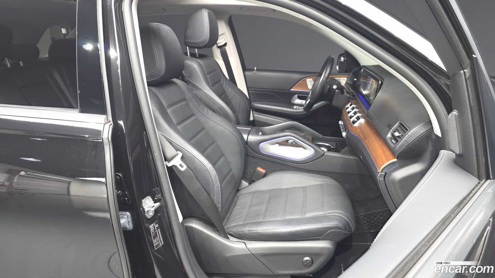GLE-Class Mercedes-Benz 2020.6-INNER-036