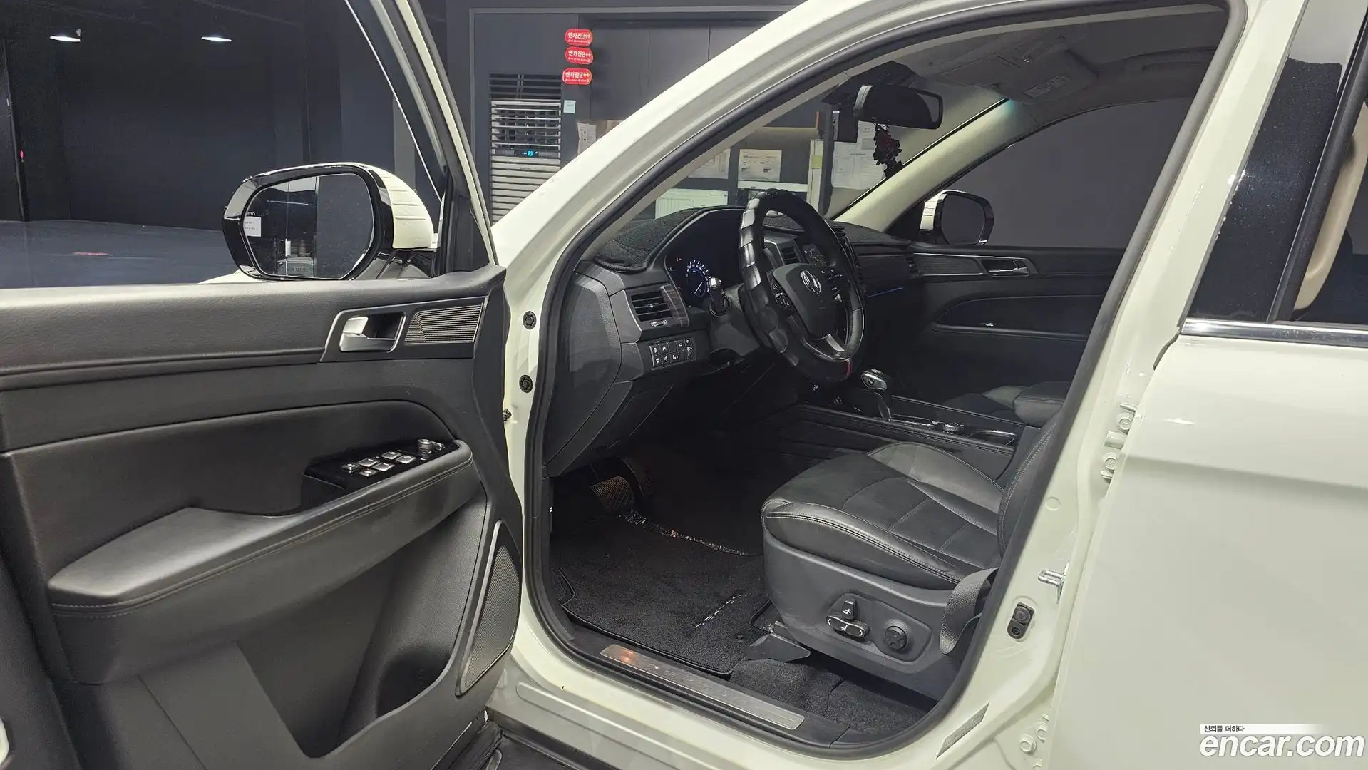 Rexton KG Mobility 2020.9-INNER-010