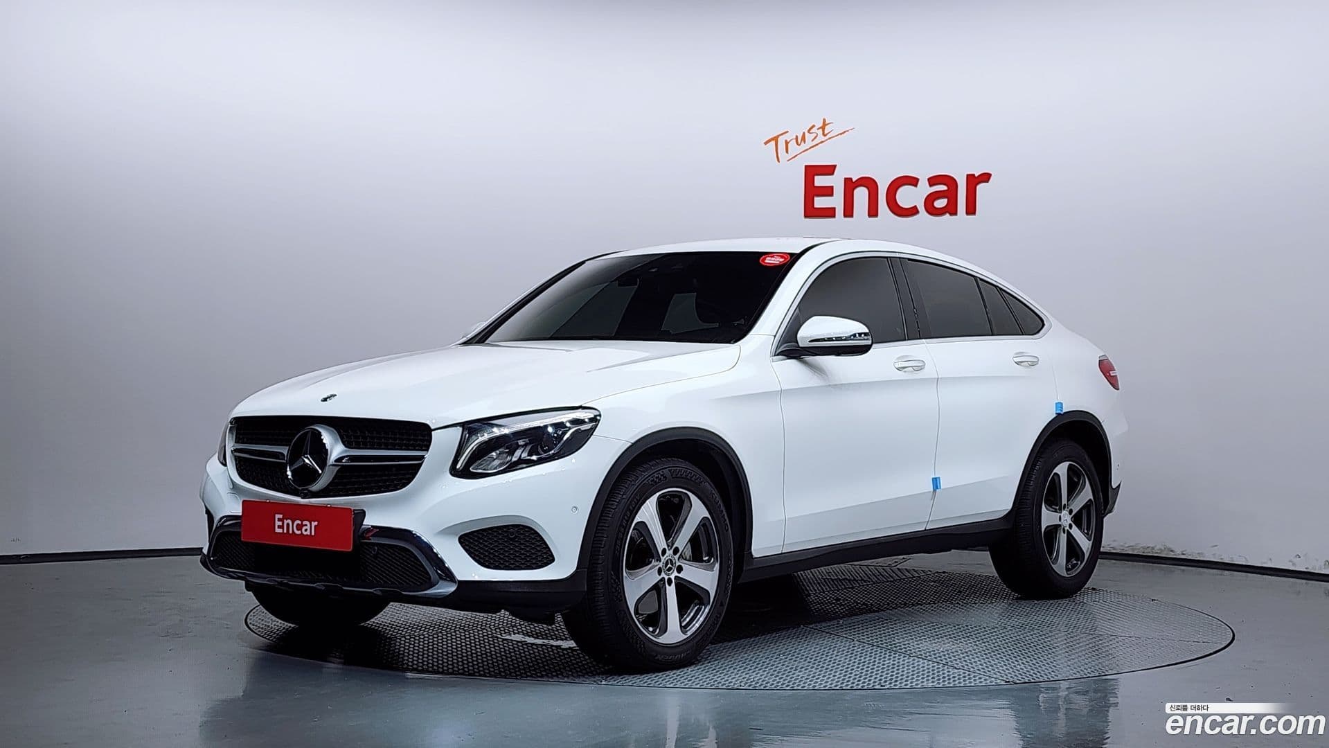 Main__Slider__Photo:GLC-Class Mercedes-Benz 2019.5-0