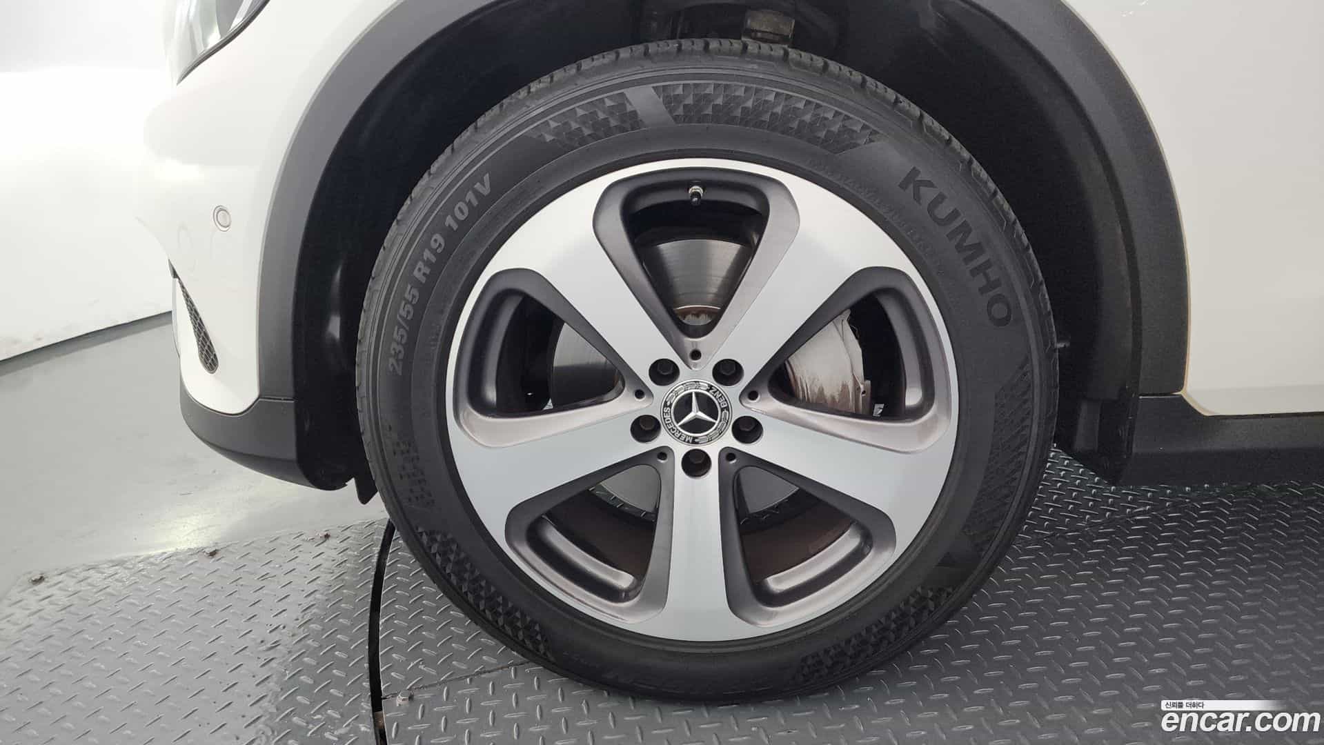 GLC-Class Mercedes-Benz 2019.5-OUTER-005