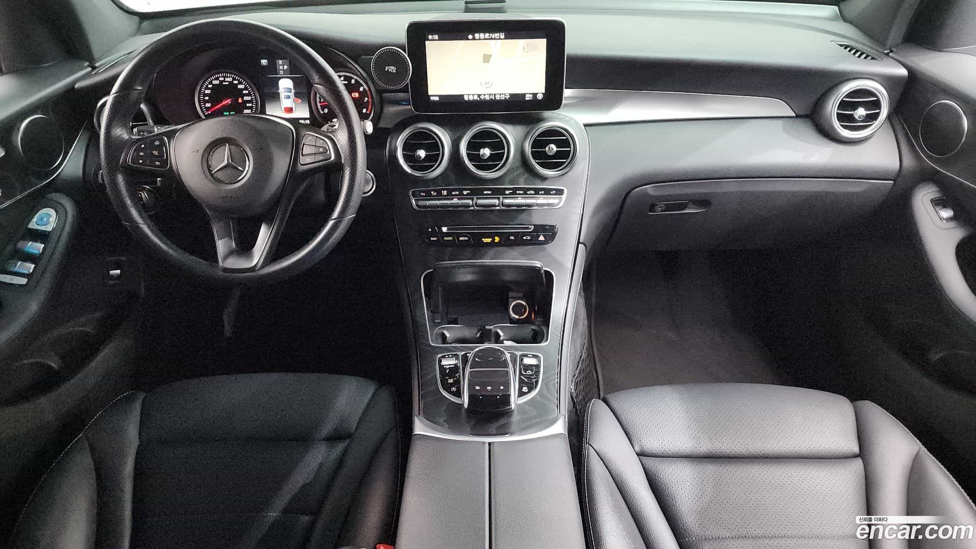 GLC-Class Mercedes-Benz 2019.5-INNER-007