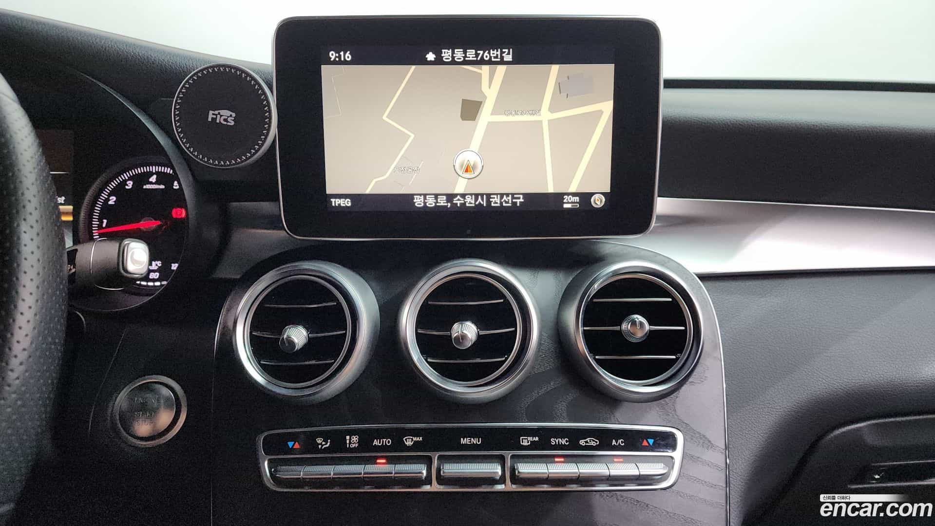 GLC-Class Mercedes-Benz 2019.5-OPTION-016