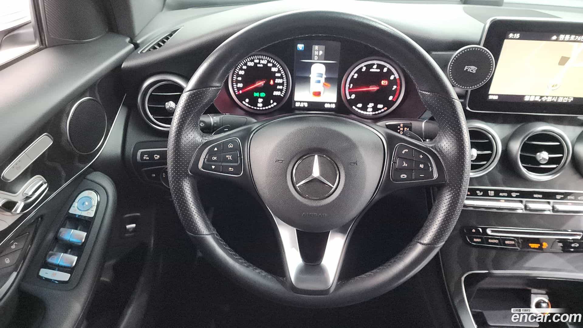 GLC-Class Mercedes-Benz 2019.5-OPTION-017
