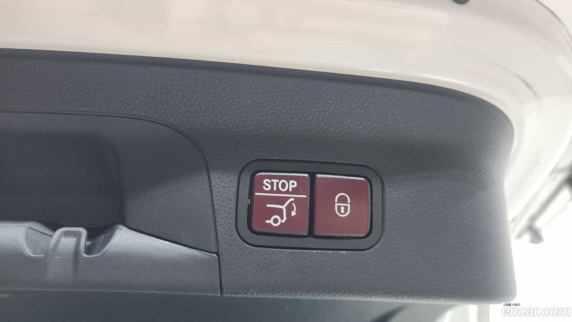 GLC-Class Mercedes-Benz 2019.5-OPTION-021