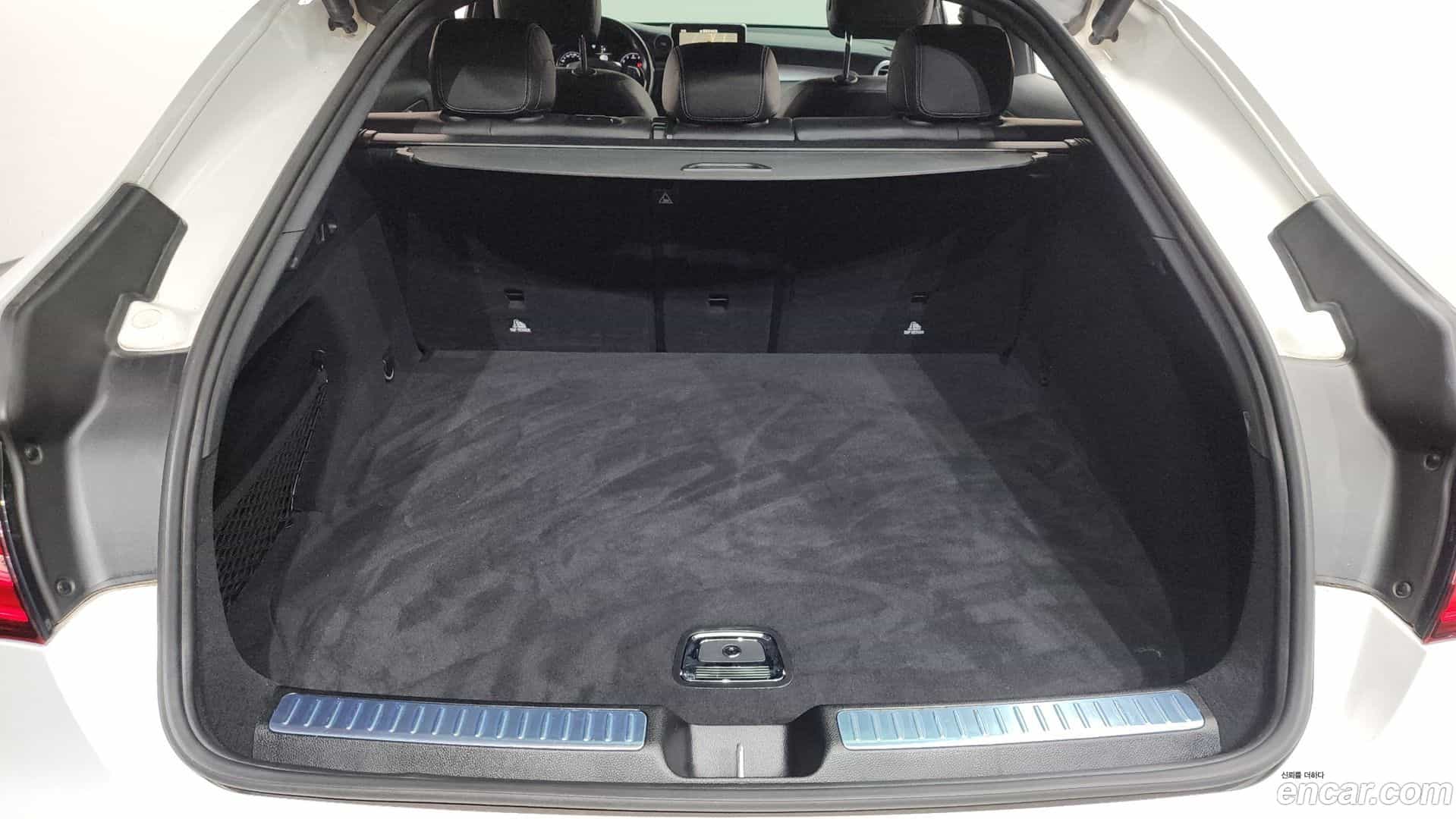 GLC-Class Mercedes-Benz 2019.5-OPTION-022