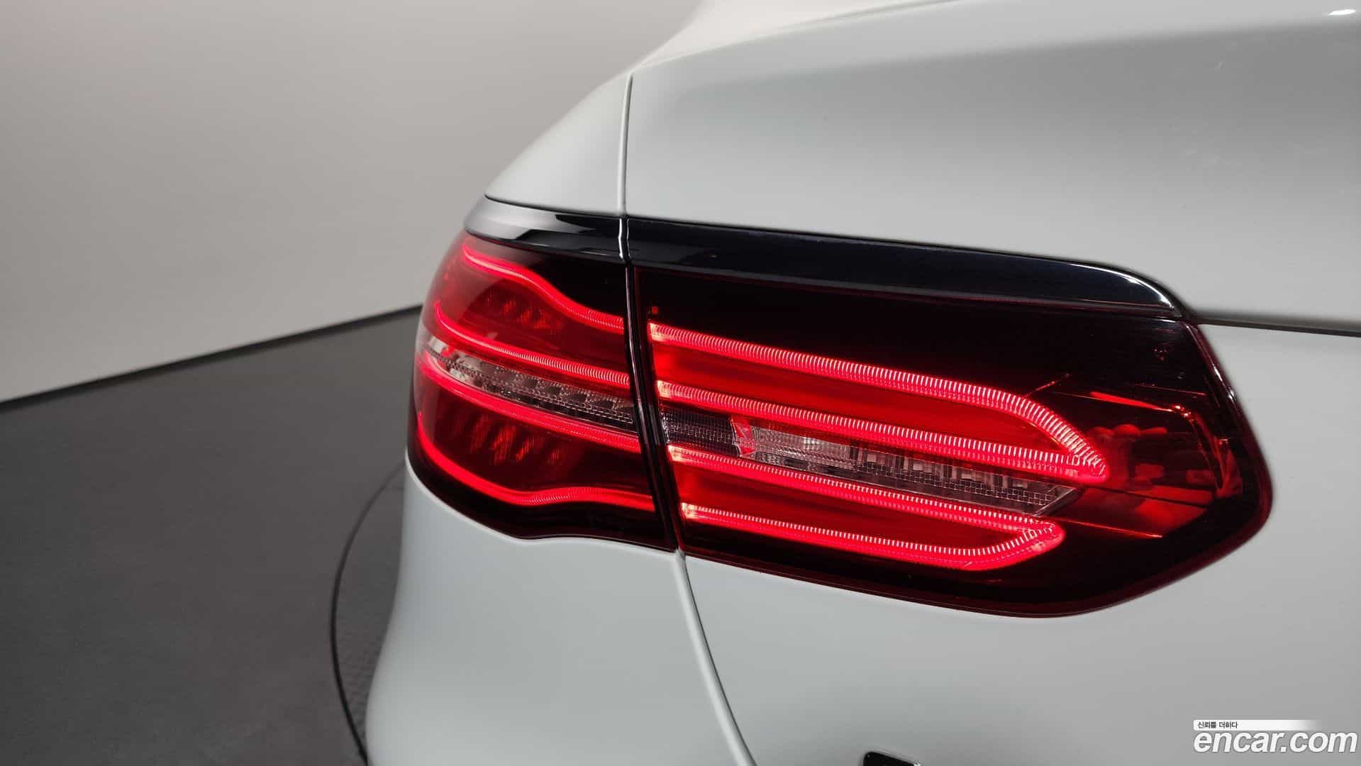 GLC-Class Mercedes-Benz 2019.5-OUTER-033