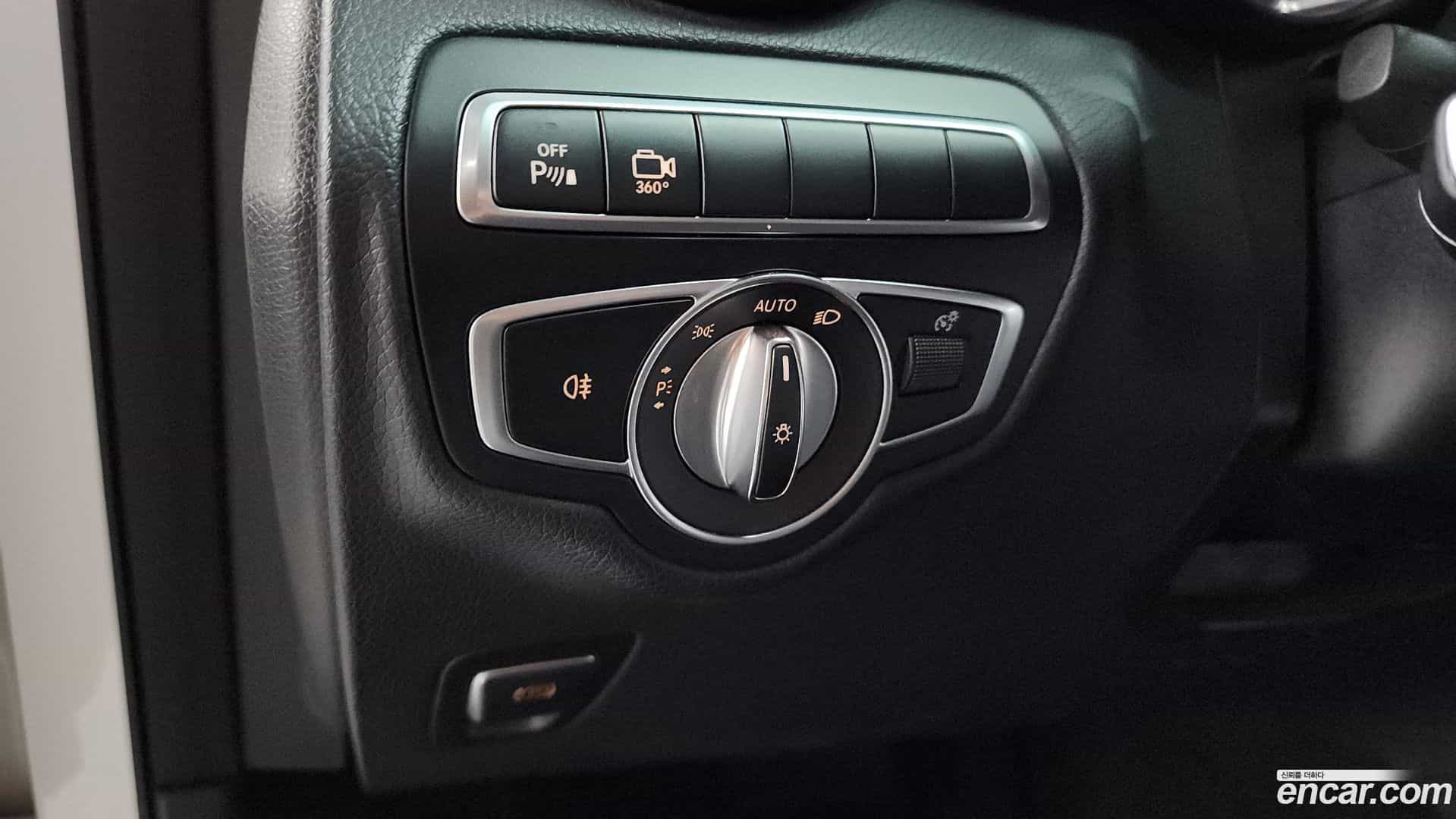 GLC-Class Mercedes-Benz 2019.5-OPTION-041