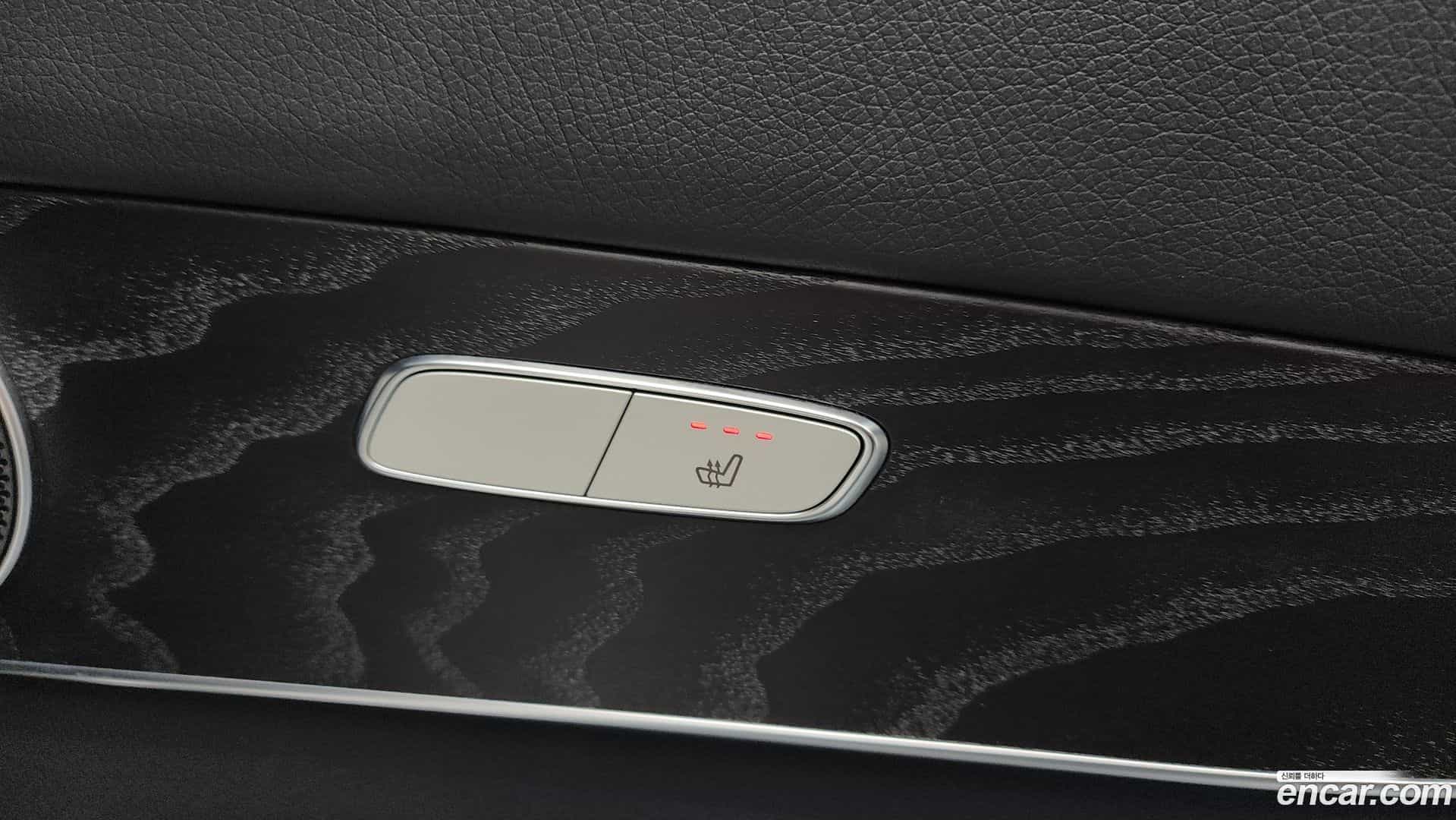 GLC-Class Mercedes-Benz 2019.5-OPTION-044
