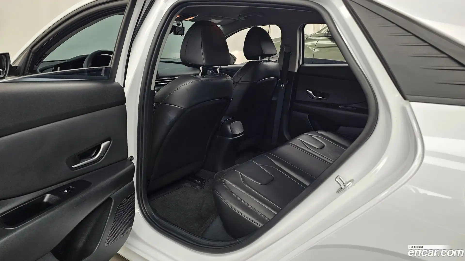 AVANTE Hyundai 2022.6-OPTION-020