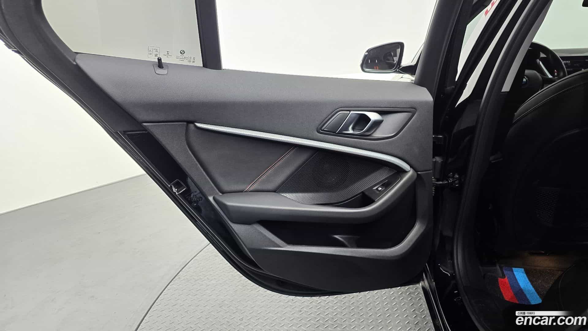 1-Series BMW 2021.0-INNER-035