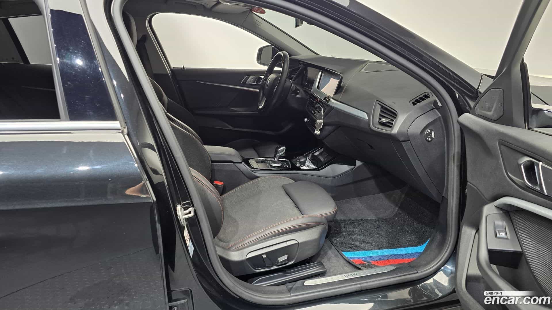 1-Series BMW 2021.0-INNER-036