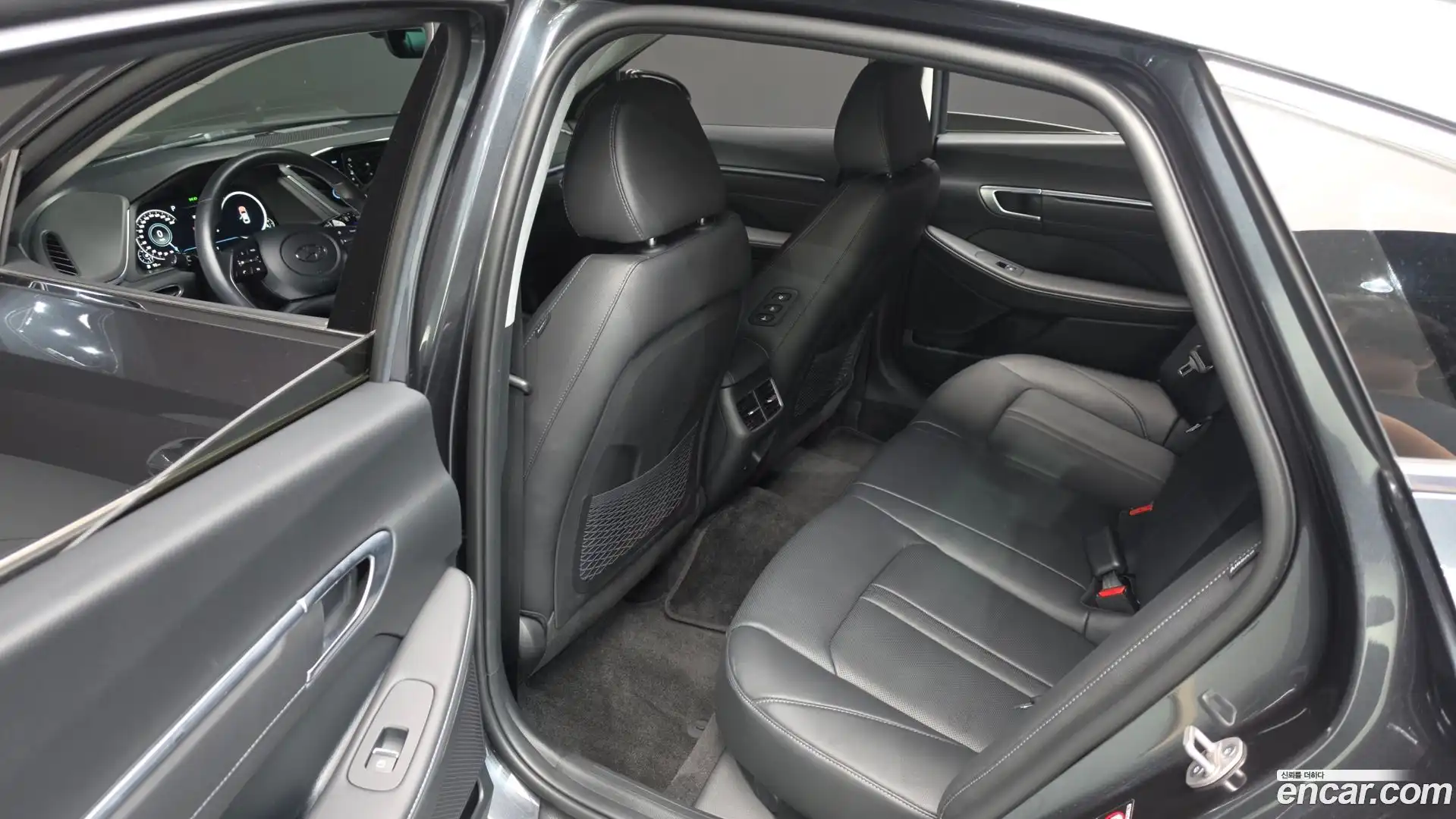 Sonata Hyundai 2023.1-INNER-036