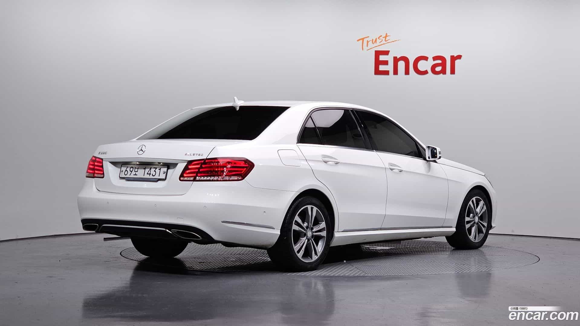 E-Class Mercedes-Benz 2015.1-OUTER-002