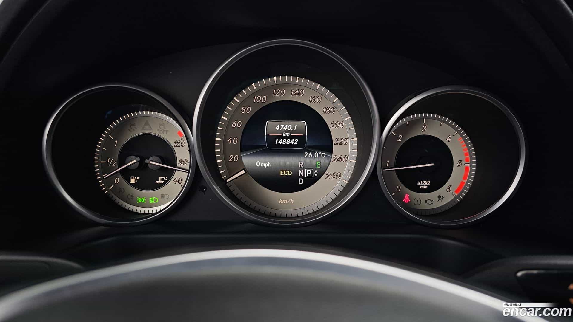 E-Class Mercedes-Benz 2015.1-INNER-008