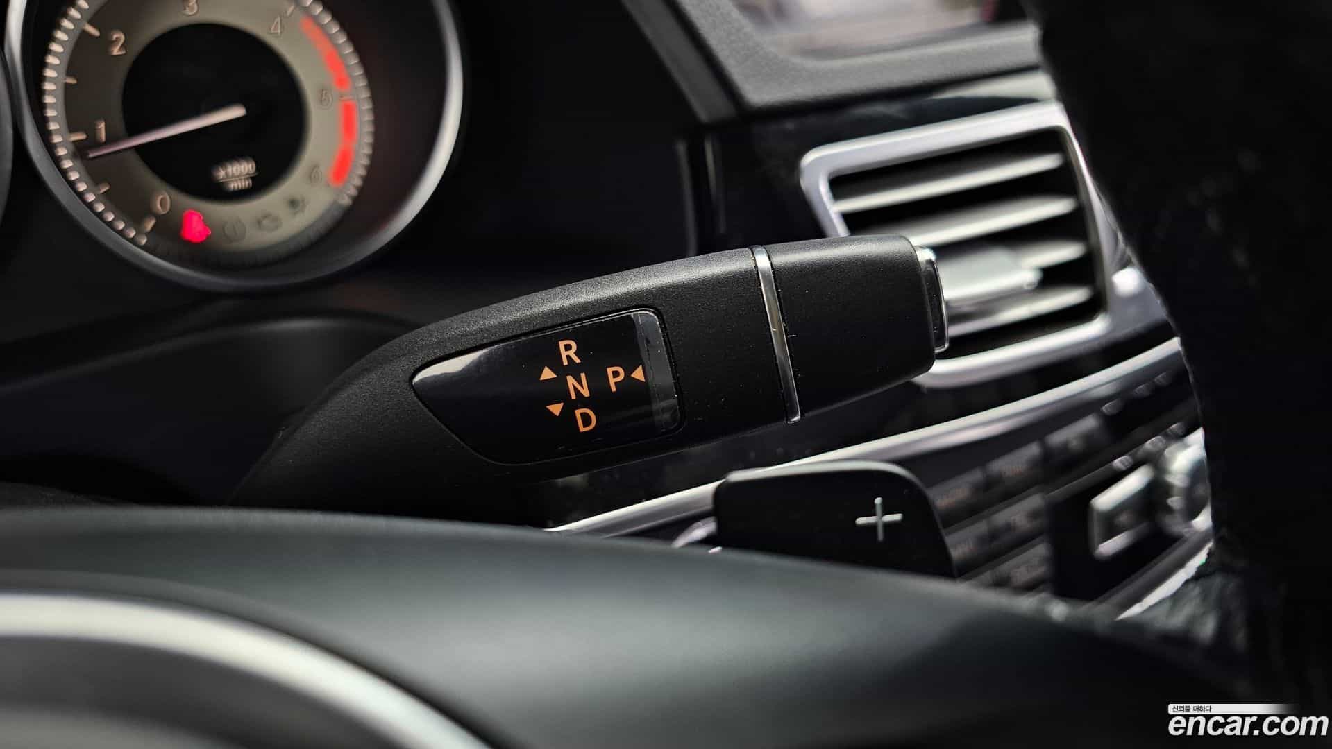 E-Class Mercedes-Benz 2015.1-INNER-009