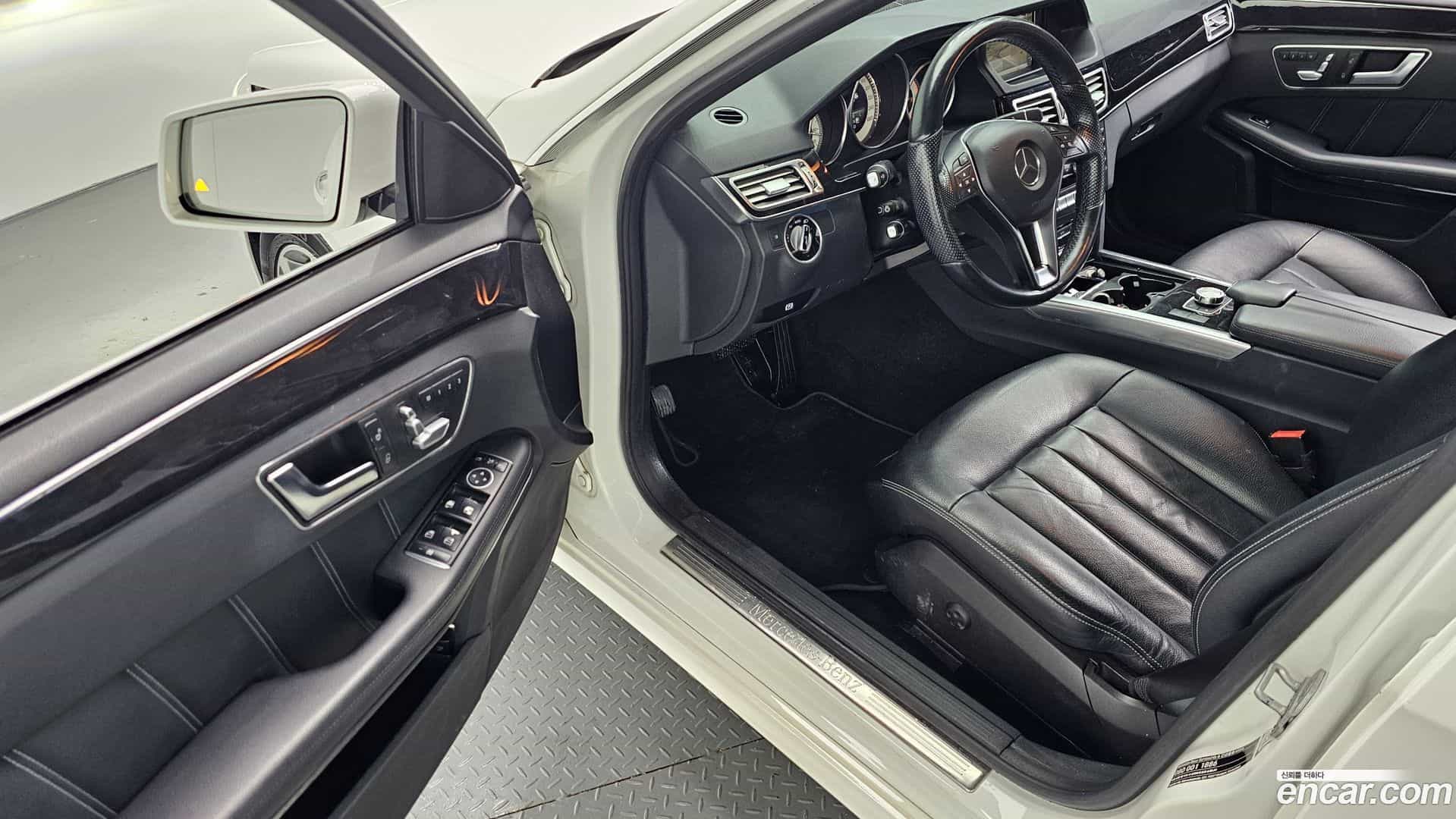 E-Class Mercedes-Benz 2015.1-INNER-010