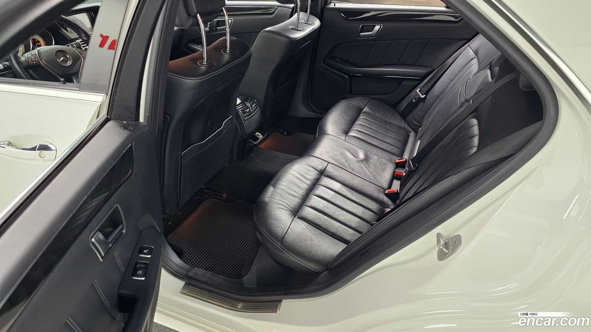 E-Class Mercedes-Benz 2015.1-OPTION-015